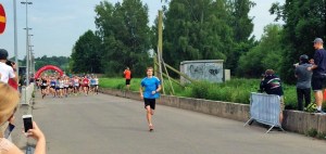 100 metres in ... meep meep!