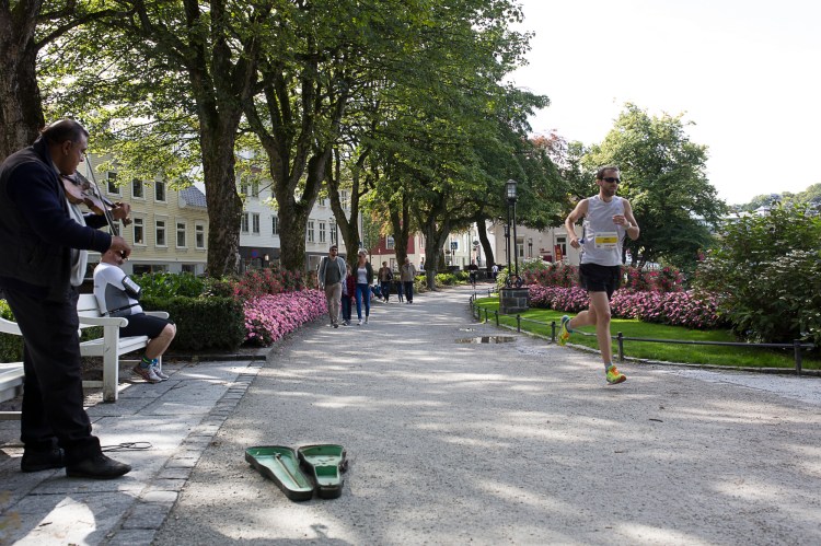 Being serenaded around Stavanger ... sorry, no cash mate!