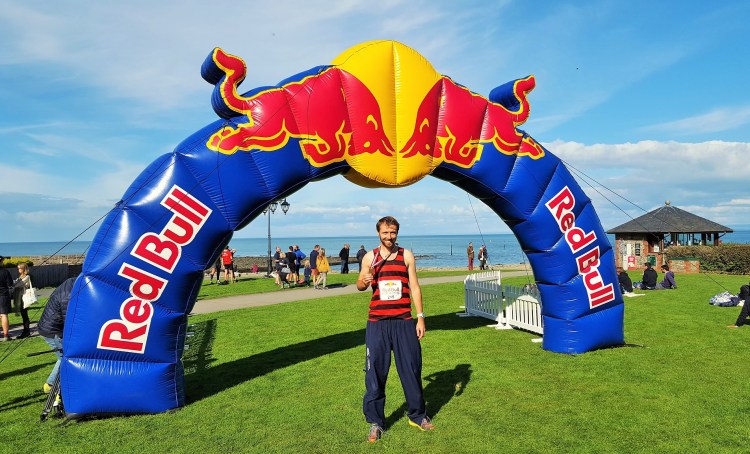 red-bull-steeplechase-finish-simon-messenger-medal-2