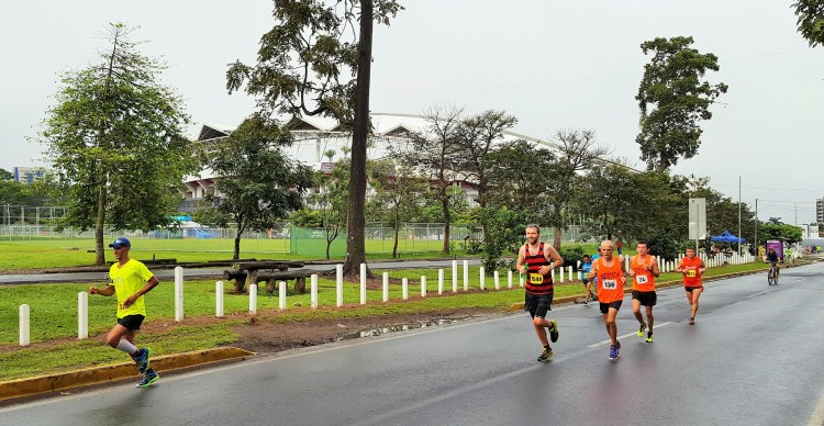 costa-rica-san-jose-half-marathon-media-maraton-15km-simon-messenger