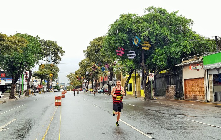 costa-rica-san-jose-half-marathon-media-maraton-simon-messenger-7km